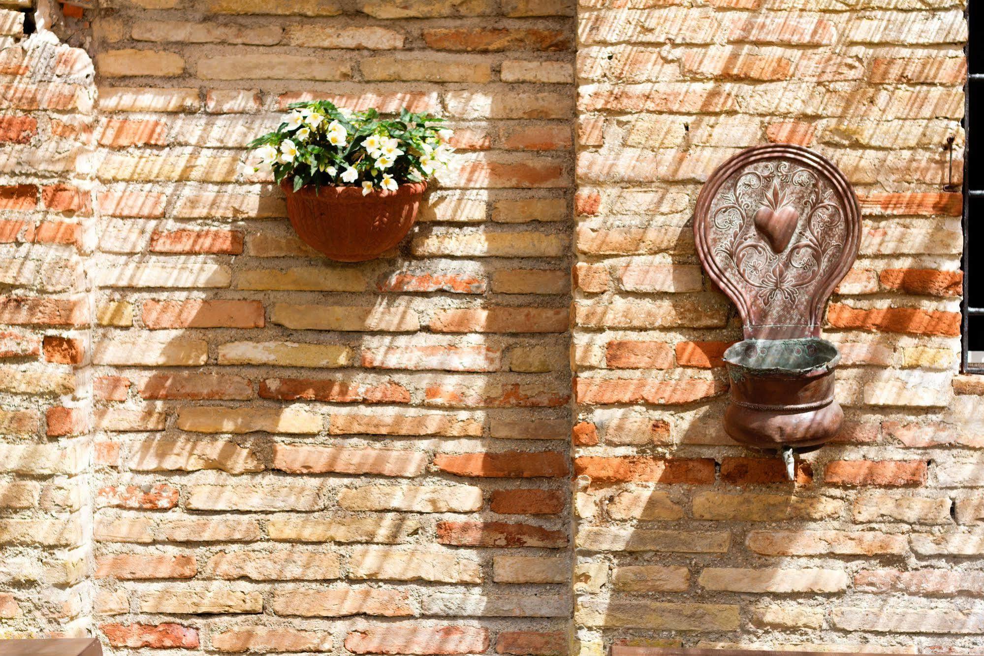 B&B La Residenza Del Poeta Montesicuro Kültér fotó